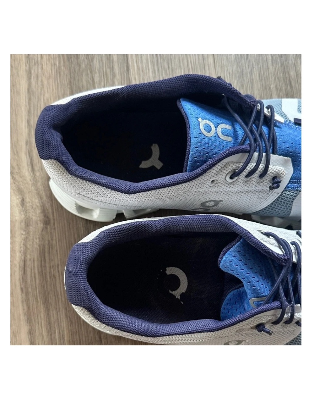 On Running women’s Sneakers in Light Gray and Blue - Picture 5 of 7